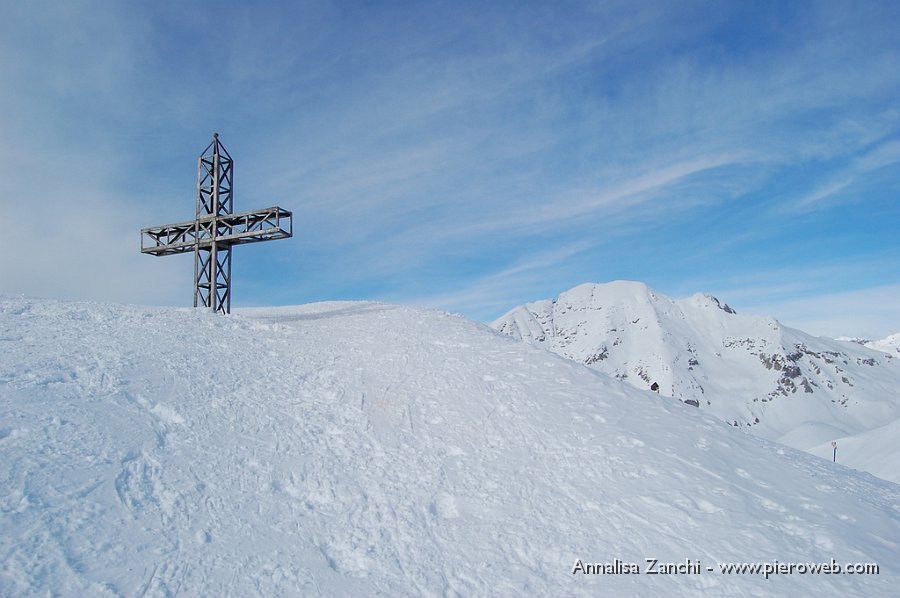 12 Ultimo saluto alla cima.JPG